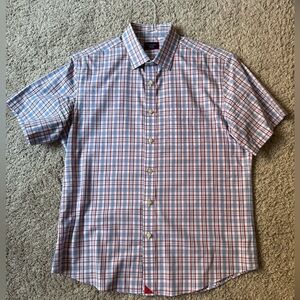 UNTUCKIT short sleeve button up wrinkle resistant collared shirt.